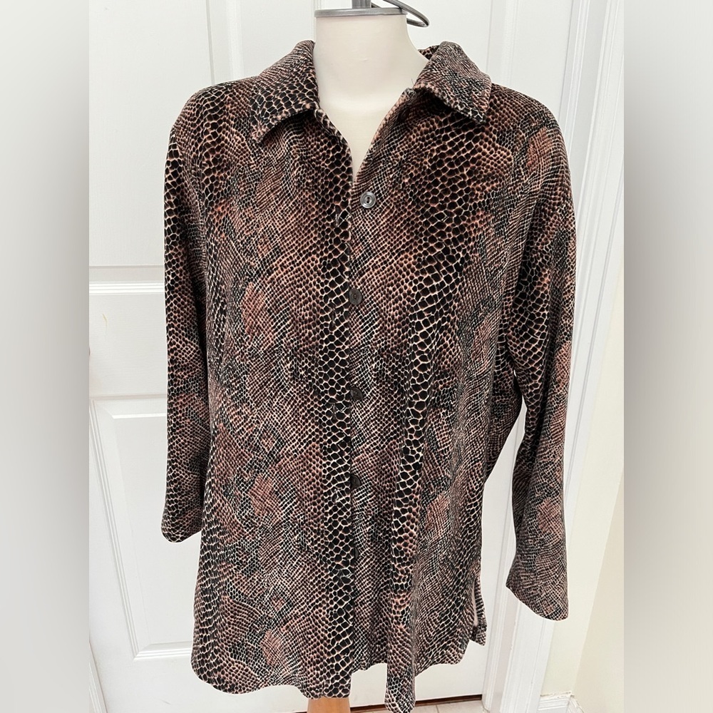 Basic Editions fleece shirt size X-Large